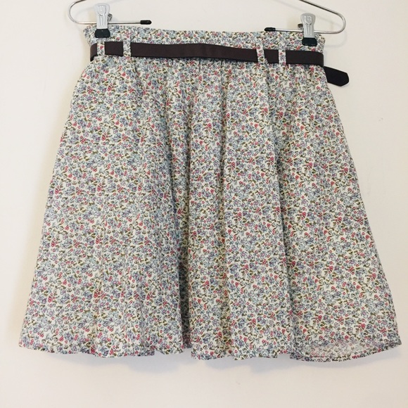 *DONATED* F21 Belted Floral Button Up Skirt - Picture 3 of 14